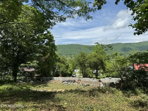847 Main St, Jacksboro, TN 37757