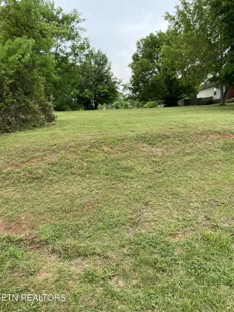 Cherokee Drive, Maryville, TN 37801