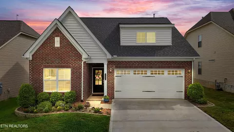 1230 Branch Creek Ln, Maryville, TN 37801