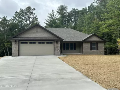 448 Beachwood Dr, Crossville, TN 38558