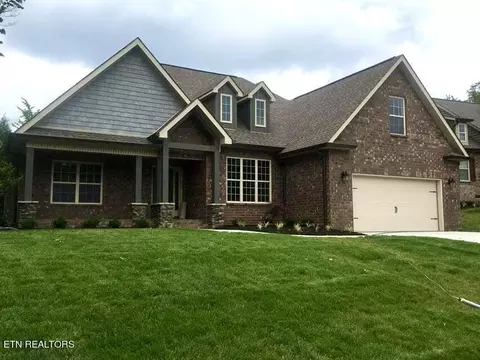 640 Carrington Blvd, Lenoir City, TN 37771