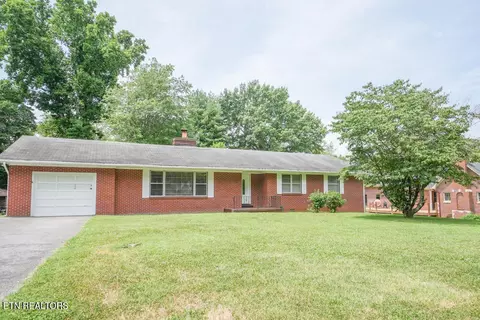 304 Best St, Maryville, TN 37803