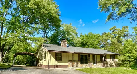125 E Loop Rd, Sevierville, TN 37862
