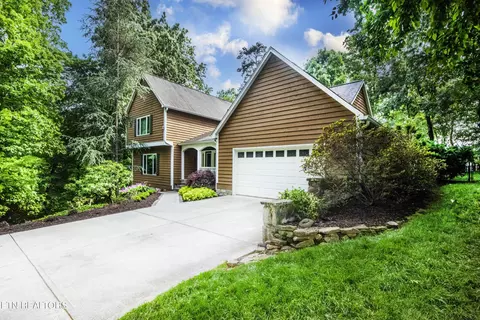841 W Woodchase Rd, Knoxville, TN 37934