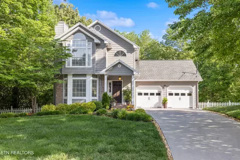 8631 Barbee Ln, Knoxville, TN 37923