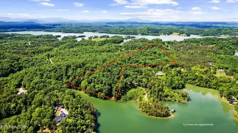 1741 Gator Point Rd, Sevierville, TN 37876