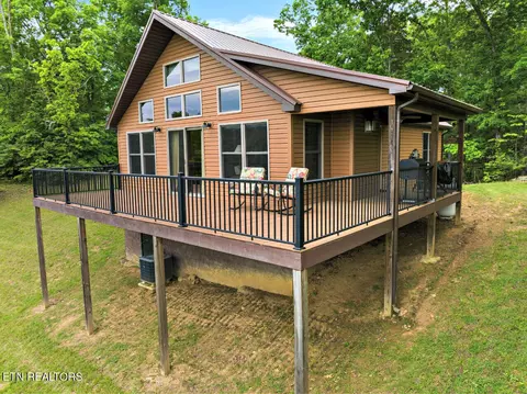 2540 Chestnut Hill Rd, Dandridge, TN 37725