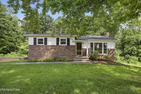 125 Pleasant Ln, Clinton, TN 37716