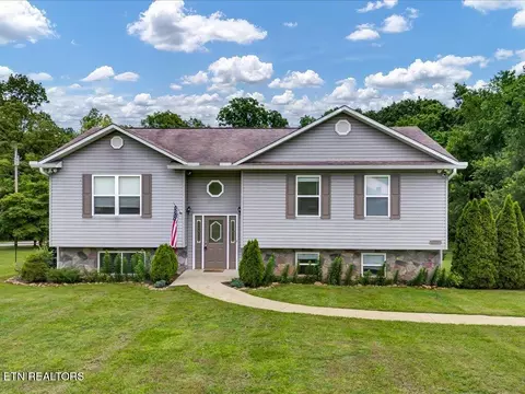 861 Isabell Dr, Dandridge, TN 37725
