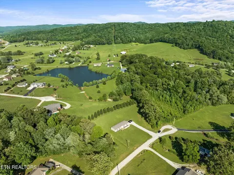 175 Lone Oak Dr, Rickman, TN 38580