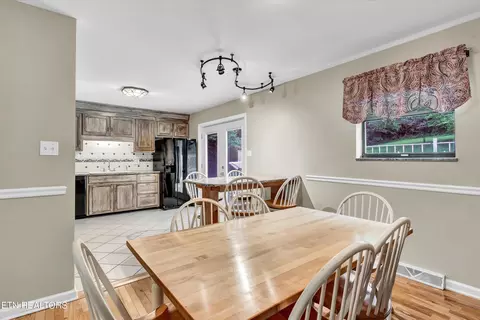 Dining - 418 Ivanhoe Rd, Powell, TN 37849 photo 2 of 4
