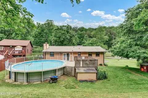 Exterior - 418 Ivanhoe Rd, Powell, TN 37849 photo 7 of 12