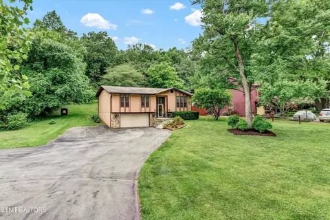 Exterior - 418 Ivanhoe Rd, Powell, TN 37849 photo 12 of 12