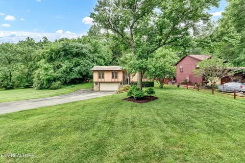 Exterior - 418 Ivanhoe Rd, Powell, TN 37849 photo 11 of 12