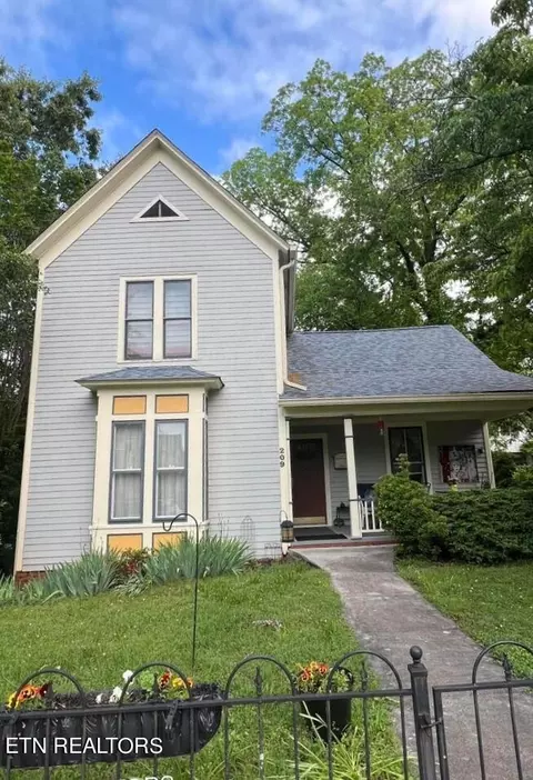 209 Indiana Ave, Maryville, TN 37803
