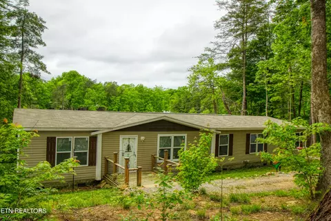 341 Lakewood Dr, Jamestown, TN 38556