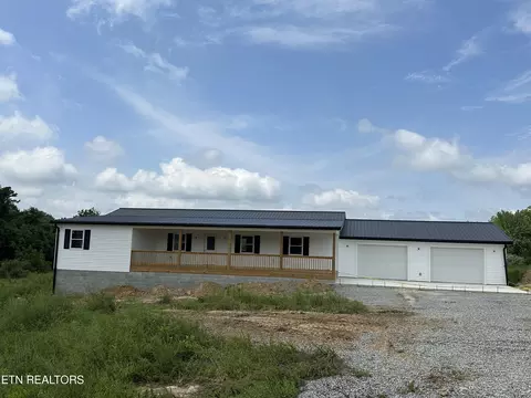 811 Fritzsche Loop, Jamestown, TN 38556