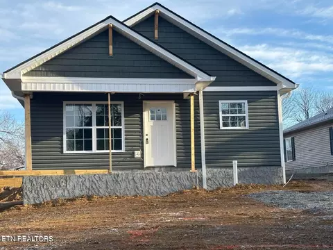 222 Badgett St, Alcoa, TN 37701