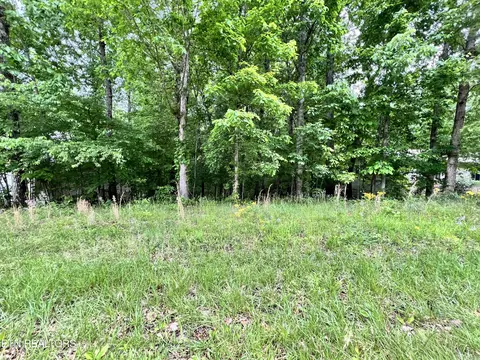 144 Lakeside Dr, Crossville, TN 38558