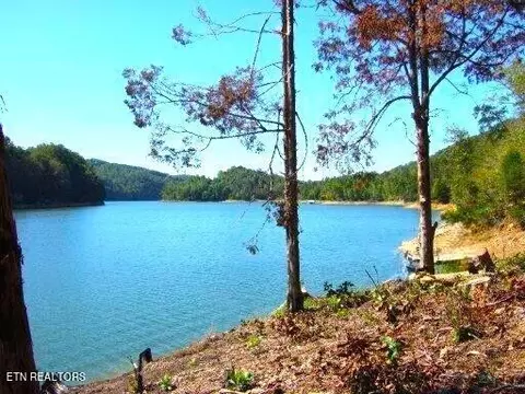 48 Mountain Shores Road, New Tazewell, TN 37825