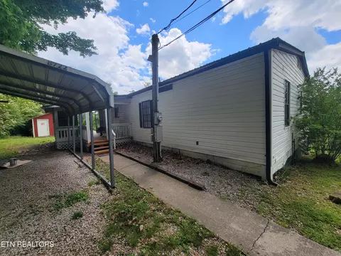 8722 Oaks Rd, Knoxville, TN 37938