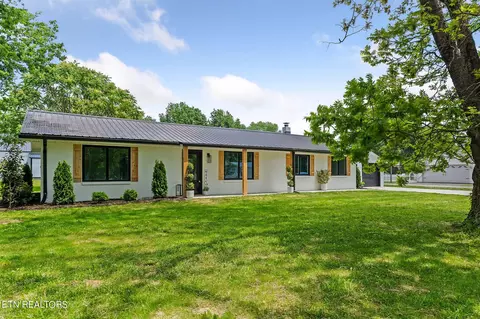 202 E Mccormick Rd, Livingston, TN 38570