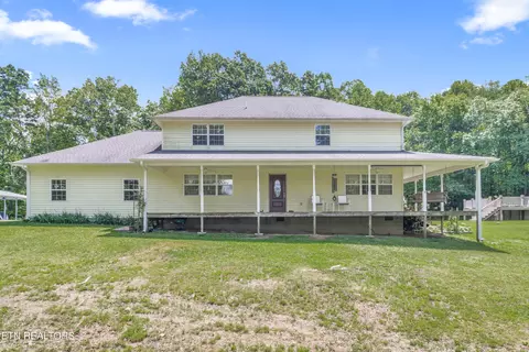 228 Mullins Ln, Sunbright, TN 37872