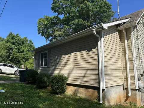 710 N Trinity Ave, Rockwood, TN 37854