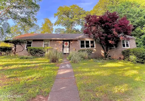 5720 NE Paula Rd, Knoxville, TN 37912