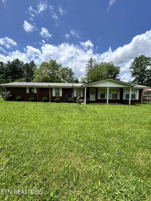 104 Hollywood Drive Dr, Middlesboro, KY 40965