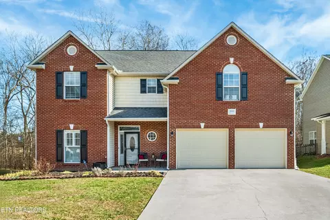 1608 Spring Oak Ln, Lenoir City, TN 37772