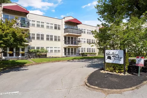 2749 Sullins St #201B, Knoxville, TN 37919