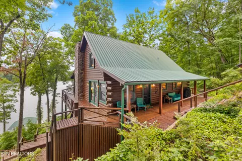 1231 Lakeview Dr, Sharps Chapel, TN 37866