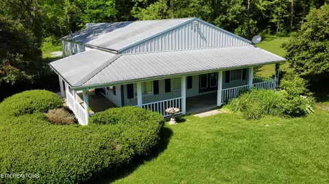 850 Mine Rock Rd, Oneida, TN 37841