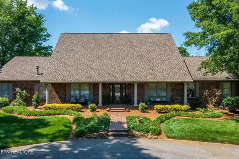 12231 S Fox Den Dr, Knoxville, TN 37934
