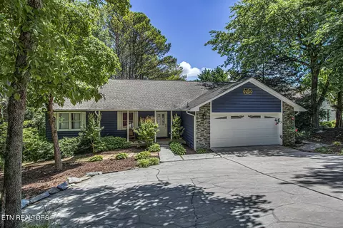 127 Sasa Way, Loudon, TN 37774