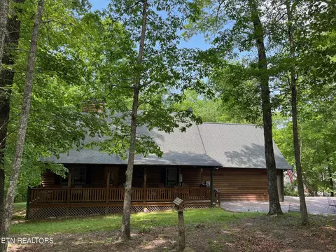63 Creek Pl, Monterey, TN 38574
