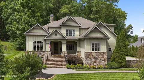 2204 Viewcrest Ln, Knoxville, TN 37932