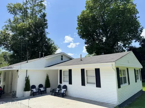 102 Princeton Ave, Oak Ridge, TN 37830