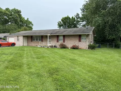 2320 Yorkcrest Dr, Knoxville, TN 37912