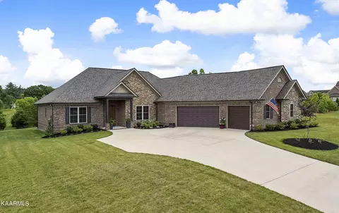 1702 Stone Harbor Blvd, Lenoir City, TN 37772