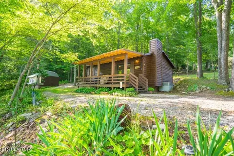 681 Laurel Lake Cir, Madisonville, TN 37354