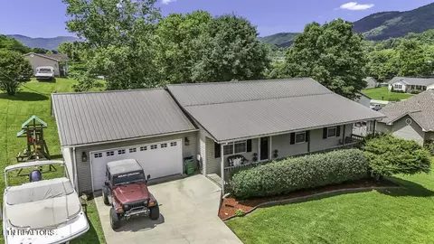 126 Burress Ln, Jacksboro, TN 37757
