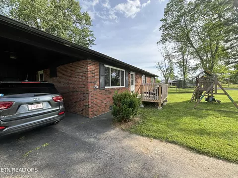 123 Chestnut Rd, Speedwell, TN 37870