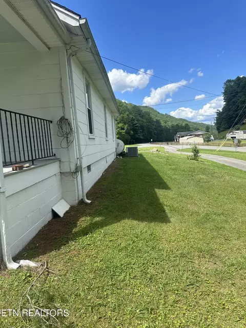 Exterior - 96 Tanyard Loop, Calvin, KY 40813 photo 1 of 4