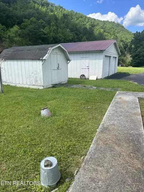 Exterior - 96 Tanyard Loop, Calvin, KY 40813 photo 3 of 4