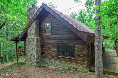3126 Hatcher Top Rd, Sevierville, TN 37862