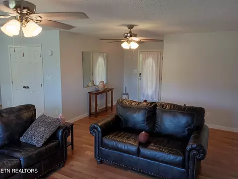 315 Lakeview Dr, Oneida, TN 37841 photo 5