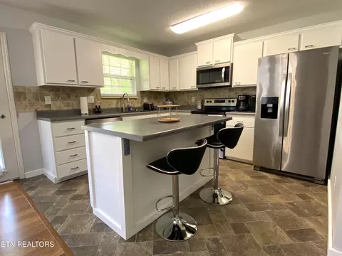 315 Lakeview Dr, Oneida, TN 37841 photo 12