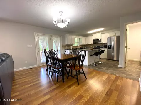 315 Lakeview Dr, Oneida, TN 37841 photo 10
